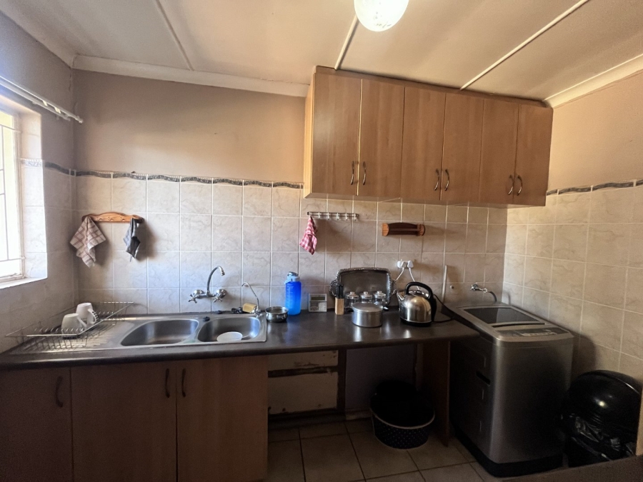 4 Bedroom Property for Sale in Pellissier Free State